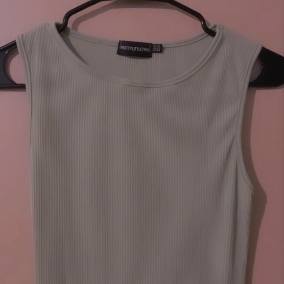 Medium - Picture 6 of 6